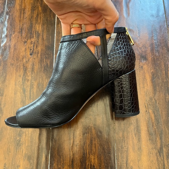 Louise et Cie Block Heeled Leather Peep Toe Booties - Picture 5 of 11